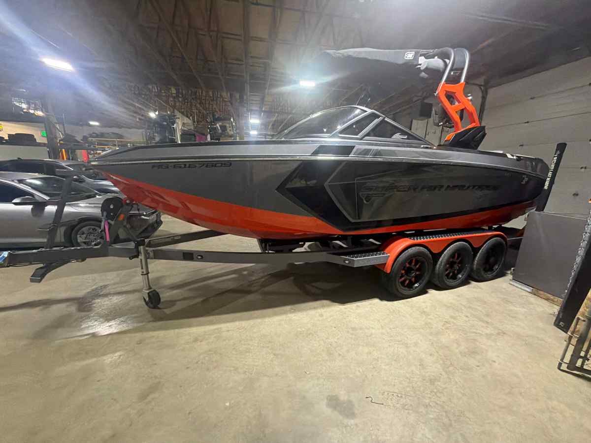 2018 Nautique Super Air G23 - Image 3