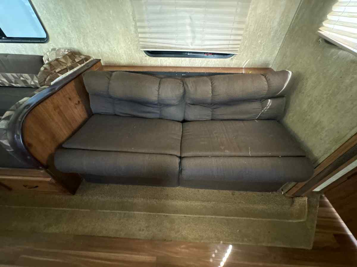 2015 Gulfstream Innsbruck 277DDS - Image 40