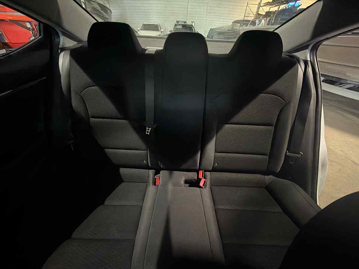 2020 Hyundai Elantra Limited - Image 11