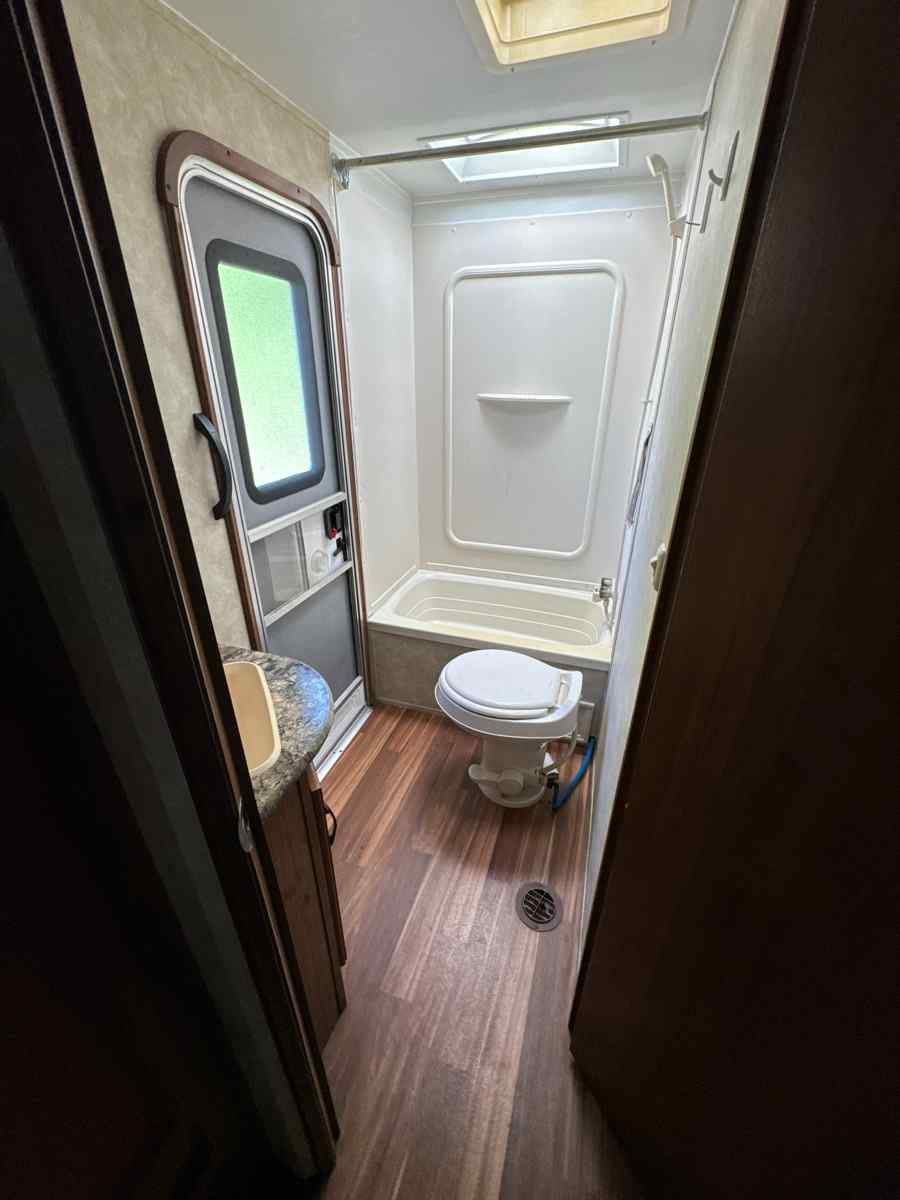 2015 Gulfstream Innsbruck 277DDS - Image 29