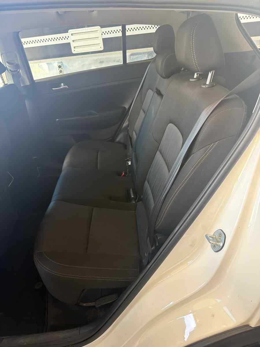 2020 Kia Sportage LX - Image 16