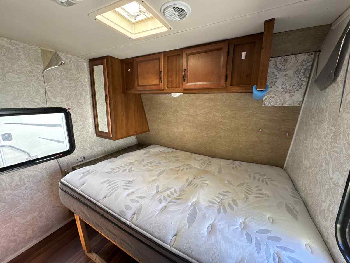 2015 Gulfstream Innsbruck 277DDS - Image 14