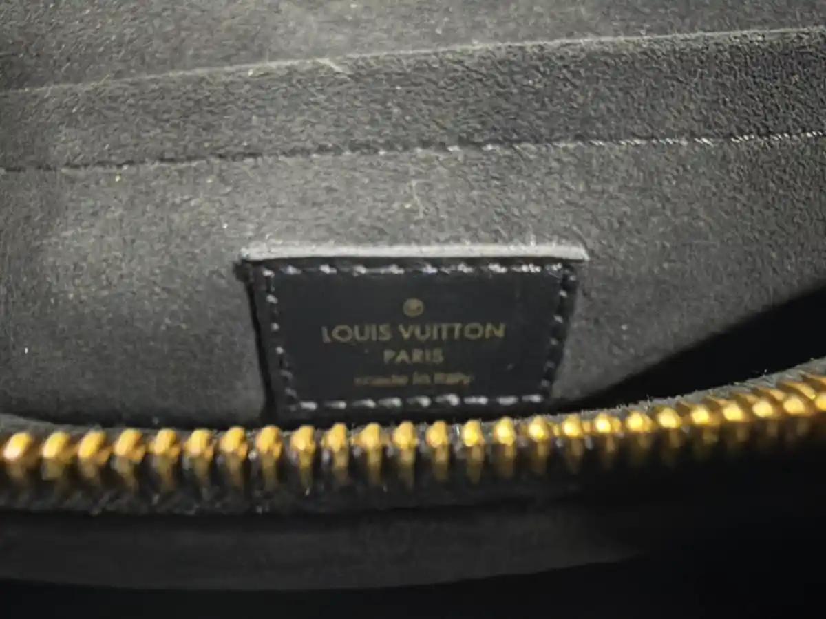 Louis Vuitton Wave Chain Bag - Image 7