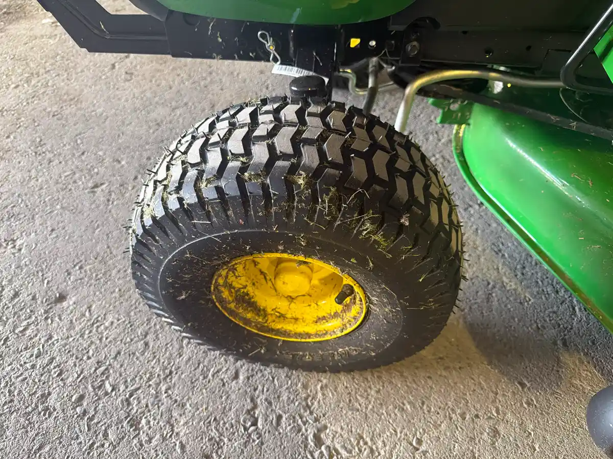 John Deere Ride On Mower S140 - Image 16