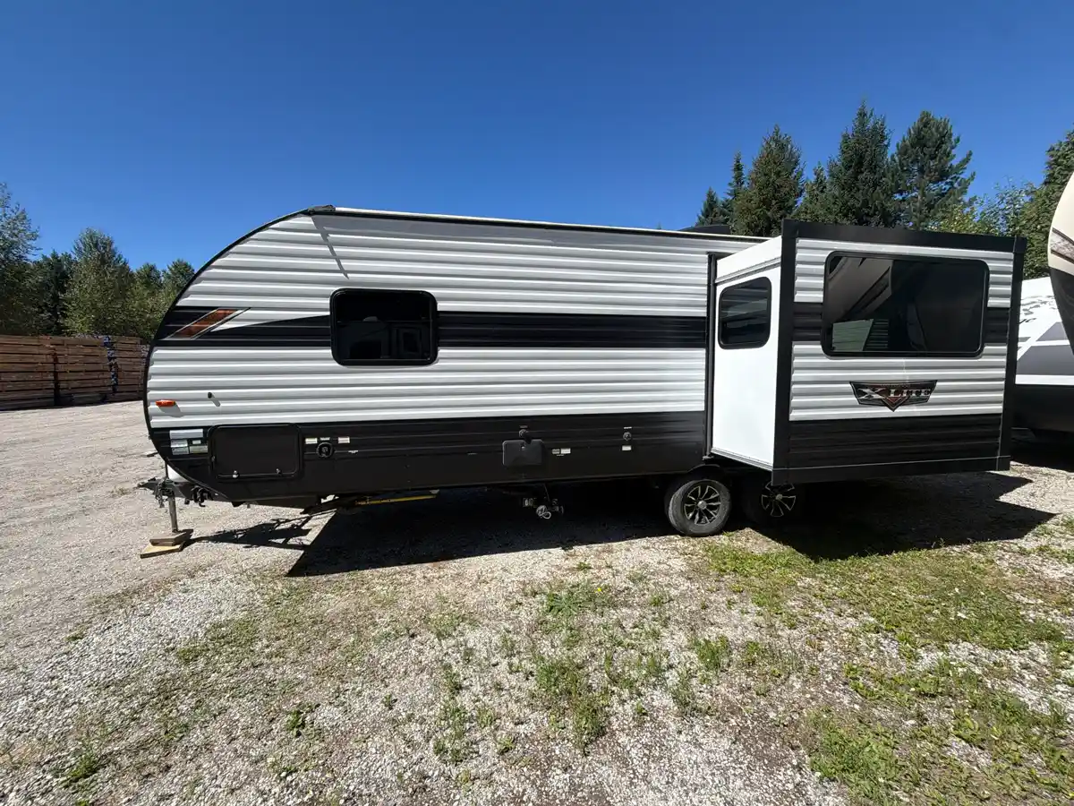 2024 Forest River Wildwood X-Lite 24RLXL - Image 3