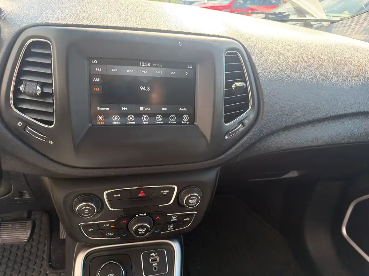 2019 Jeep Compass Sport - Image 12