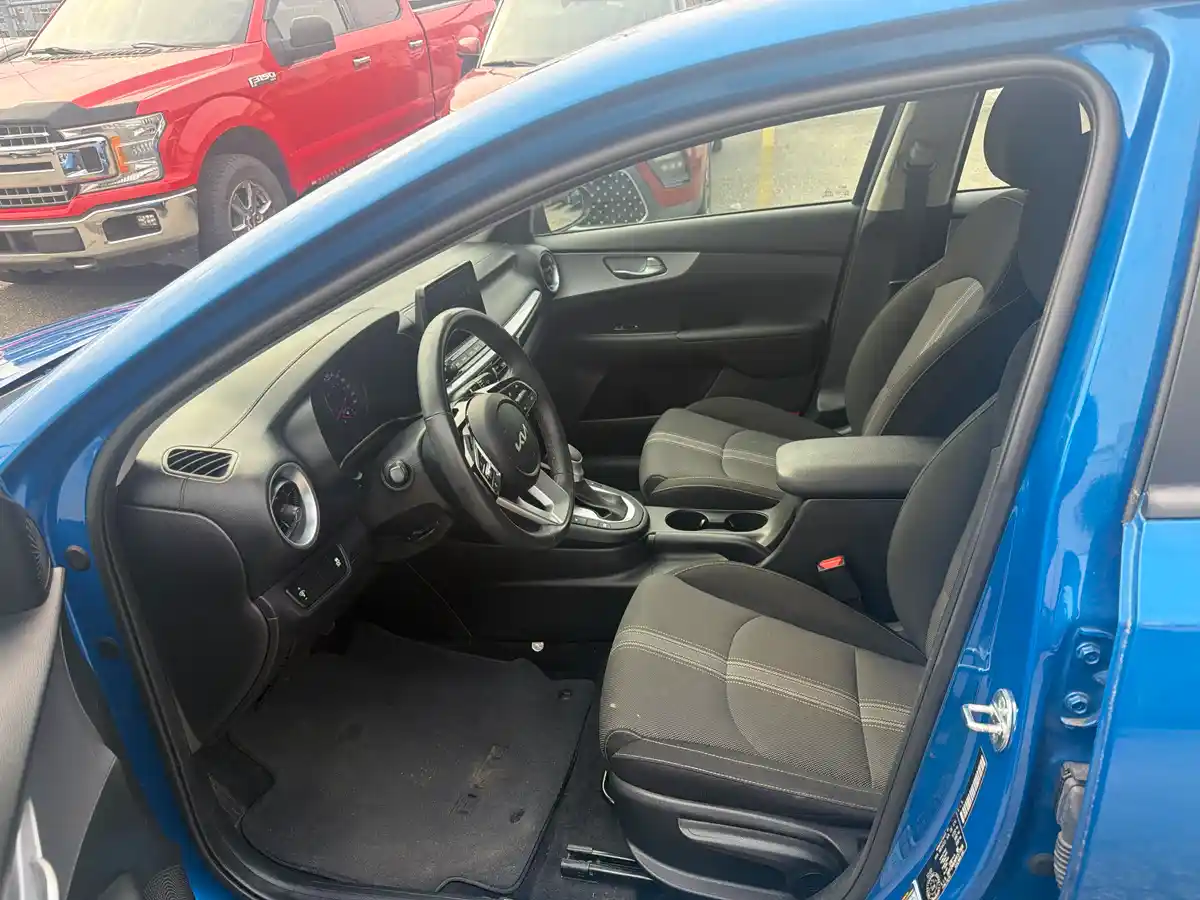 2023 Kia Forte LX - Image 11