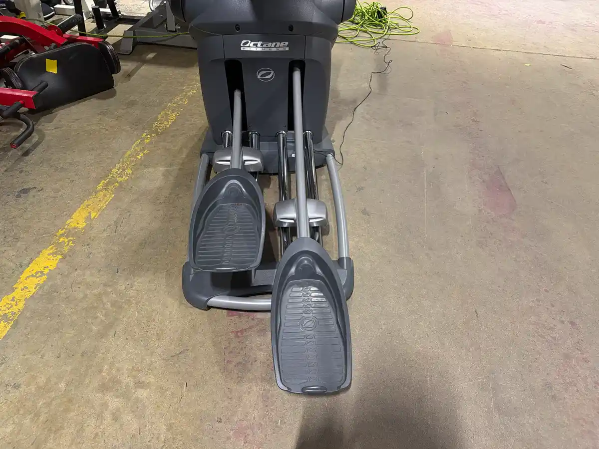Octane Q35x Elliptical, Base and Console - Image 6