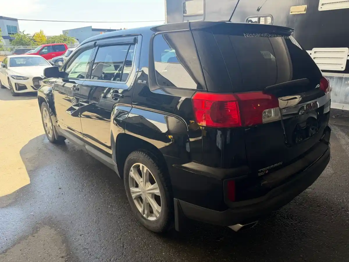 2017 GMC Terrain  SLE AWD - Image 4