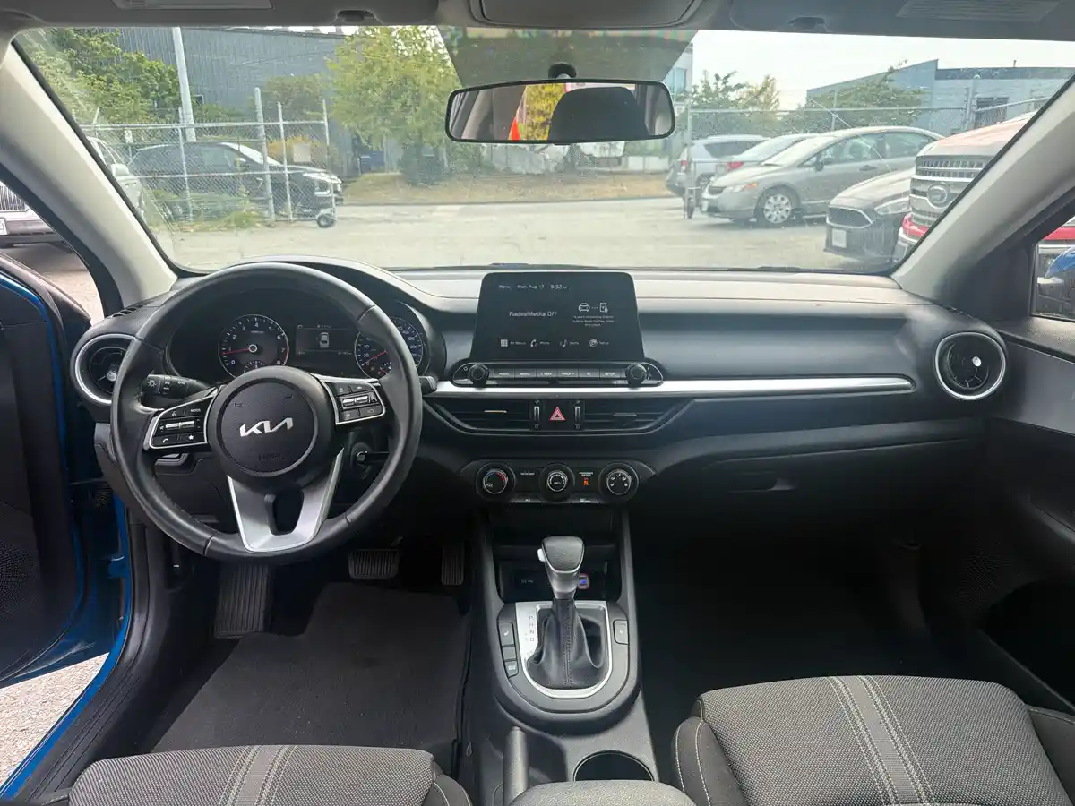 2023 Kia Forte LX - Image 10