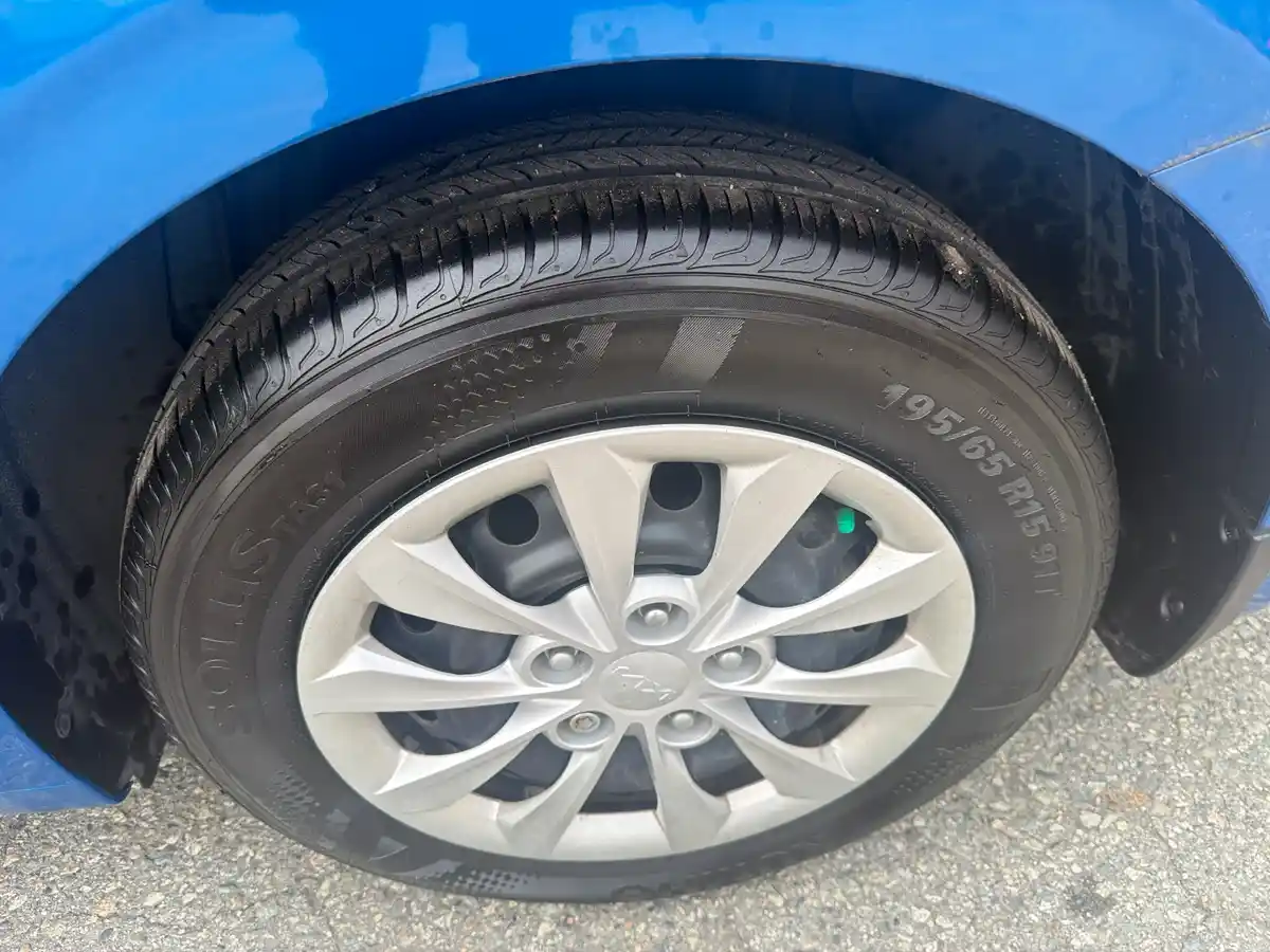 2023 Kia Forte LX - Image 21