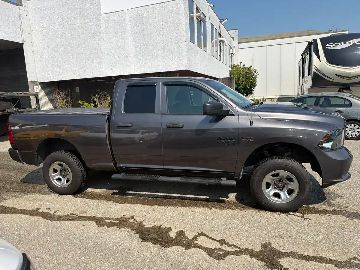 2019 Dodge RAM 1500 Classic Express - Image 6