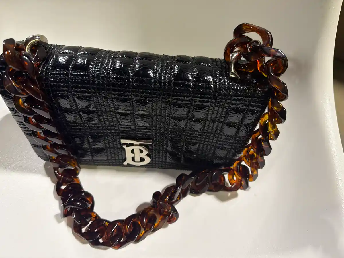 Burberry Small Lola Quilted Leather Shoulder Bag - Image 3