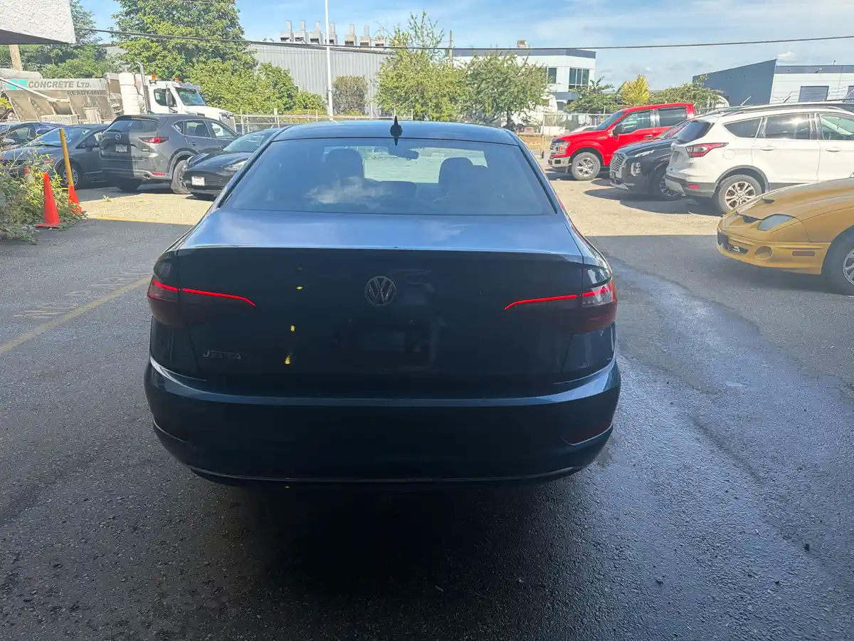 2019 Volkswagen Jetta SEL - Image 5