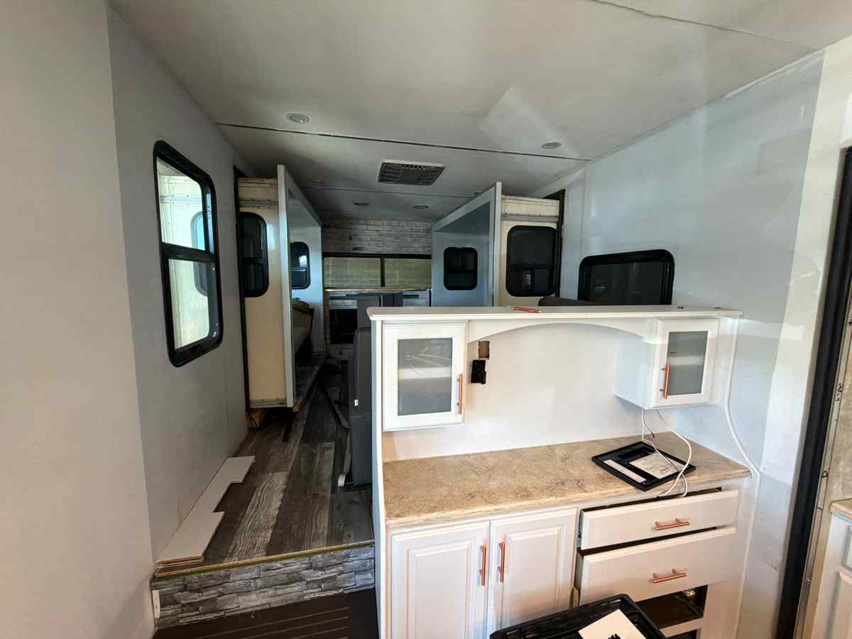 2018 Grand Design Solitude ST375RES - Image 9