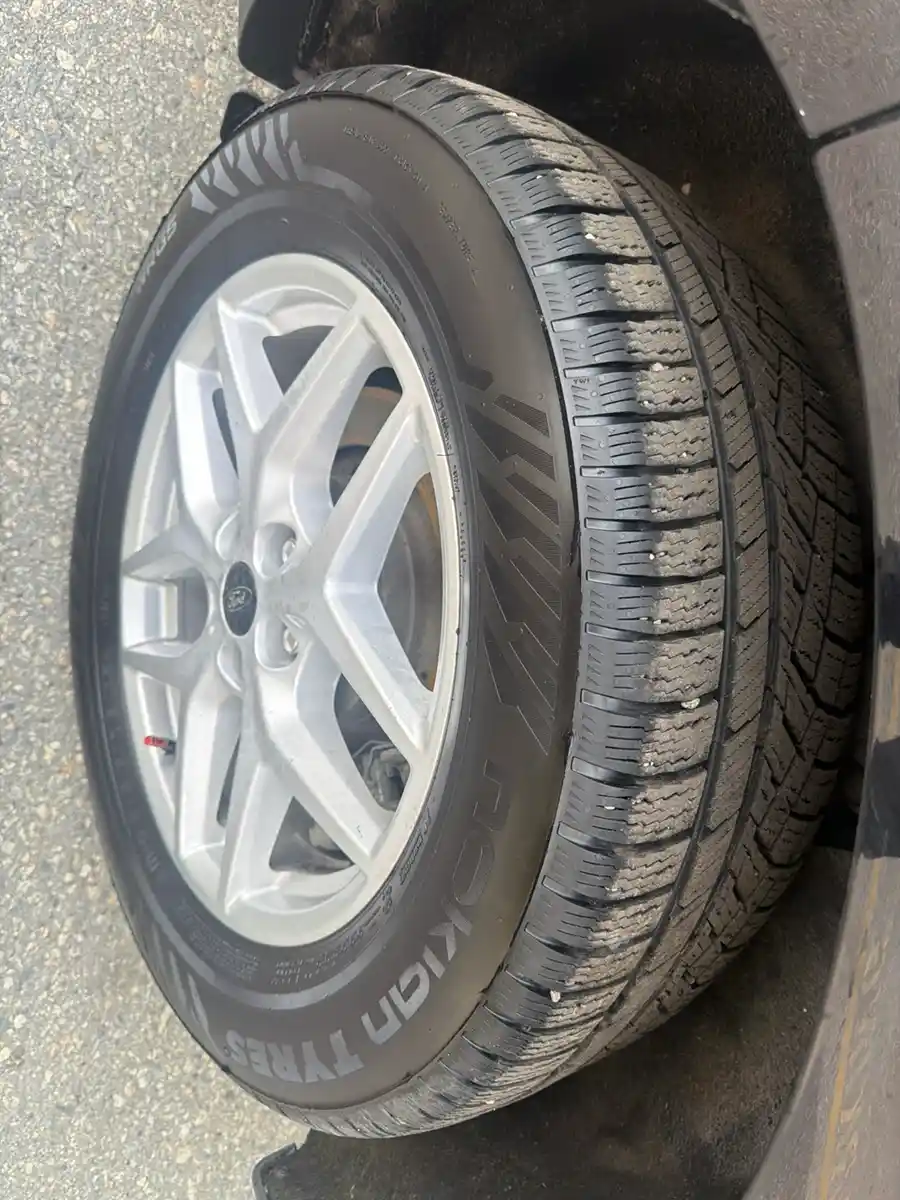 2024 Ford Edge SEL - Image 29