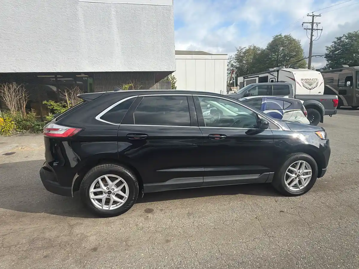 2024 Ford Edge SEL - Image 6