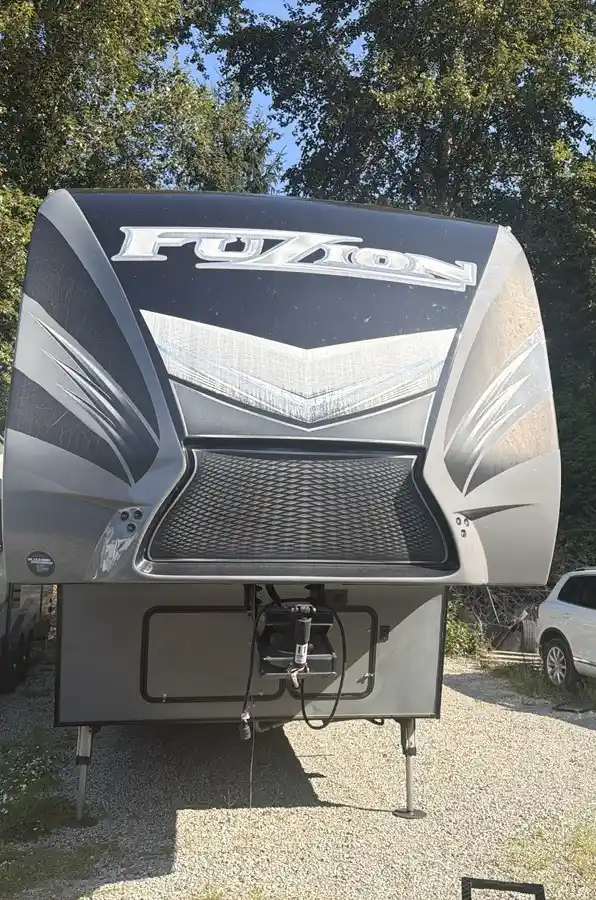 2017 Keystone Fuzion 325 - Image 6