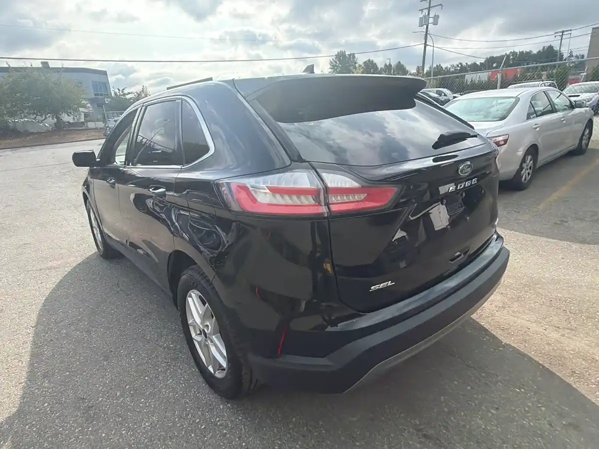 2024 Ford Edge SEL - Image 8