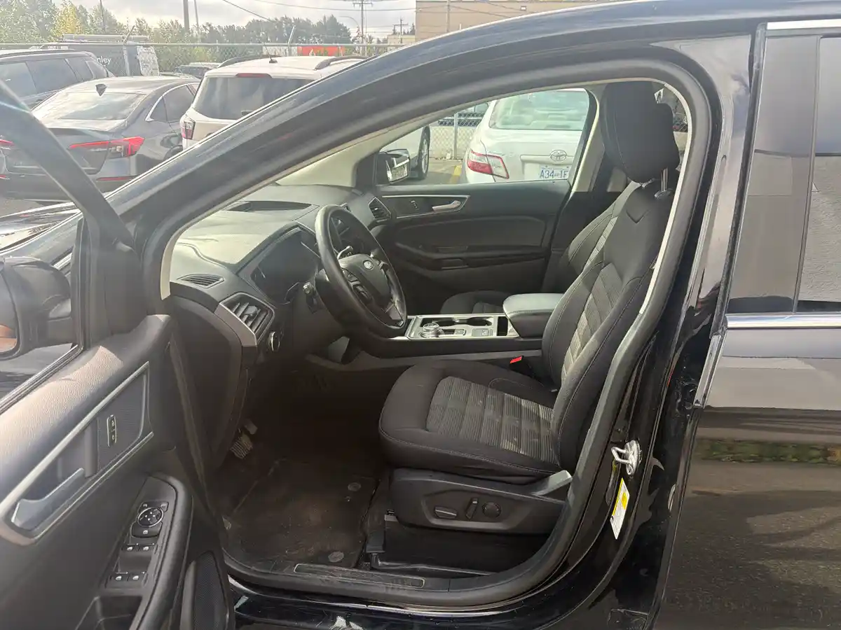 2024 Ford Edge SEL - Image 11