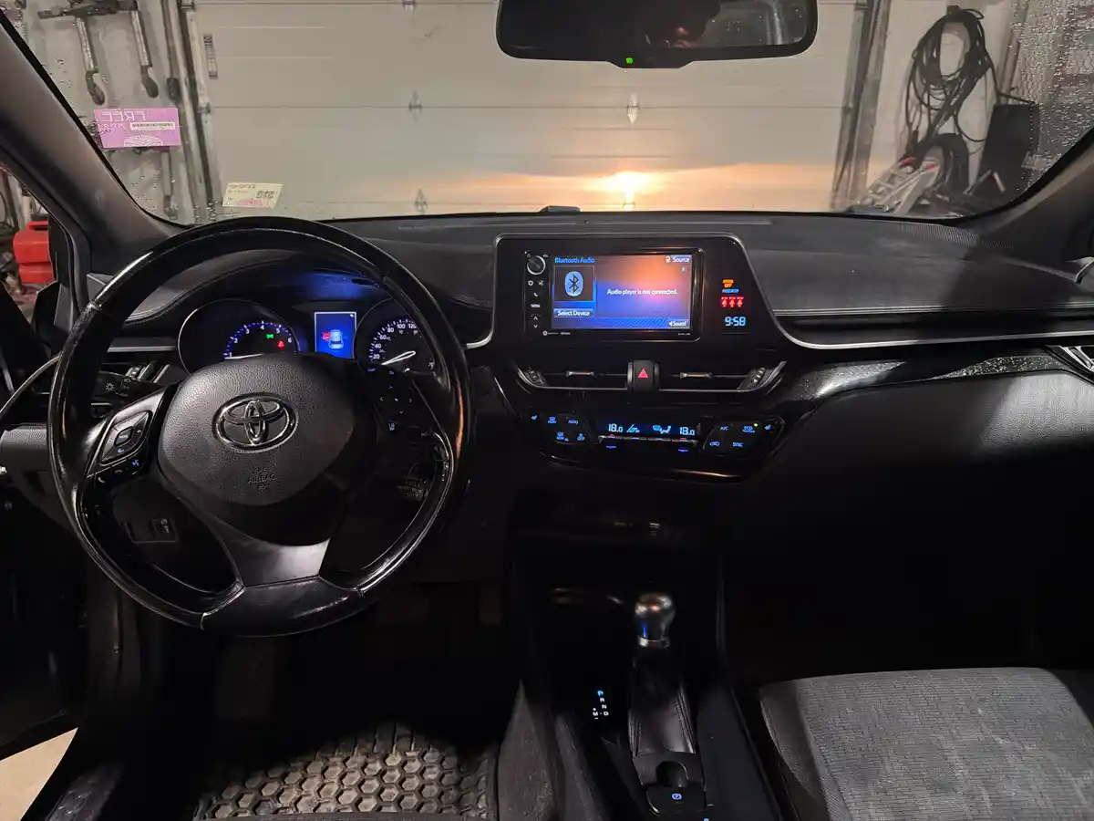 2018 Toyota C-HR - Image 9