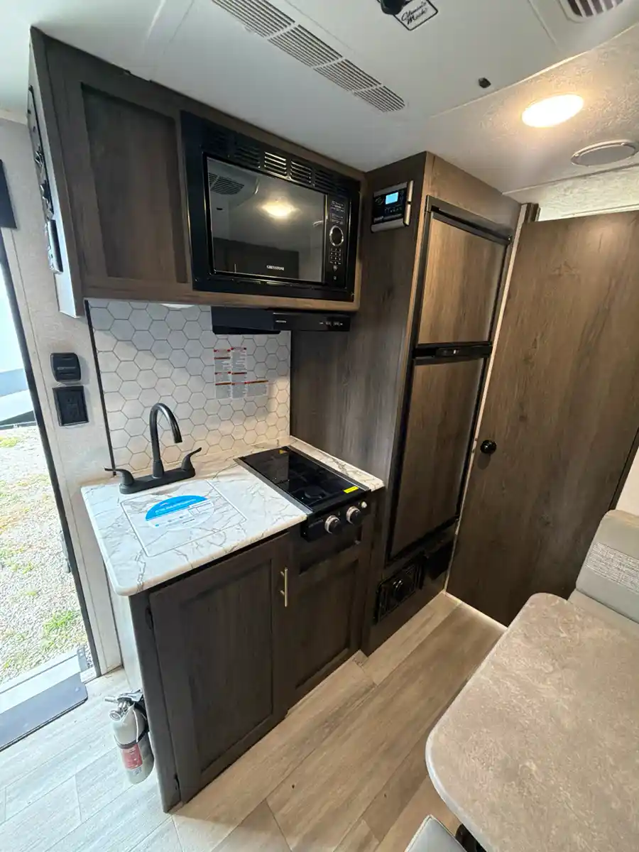2022 Forest River Viking 17FQ - Image 7