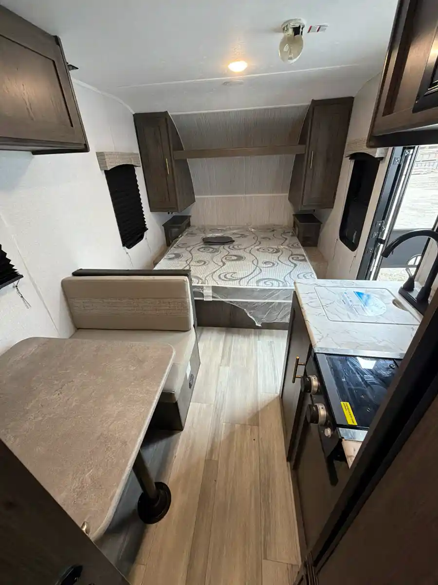 2022 Forest River Viking 17FQ - Image 6
