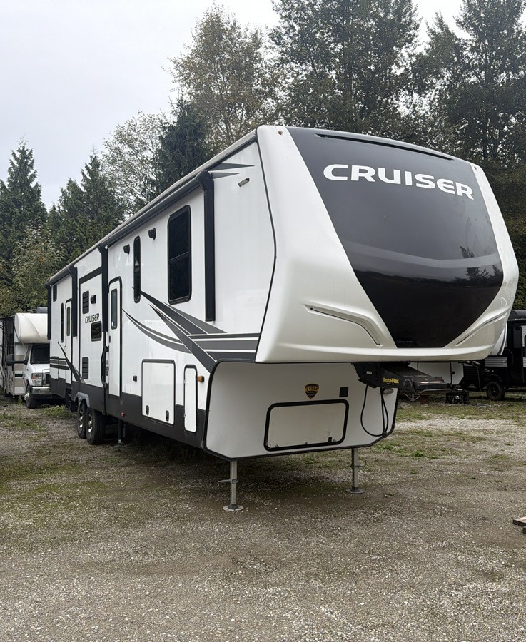 2021 CrossRoads Cruiser 3851BL - Image 4