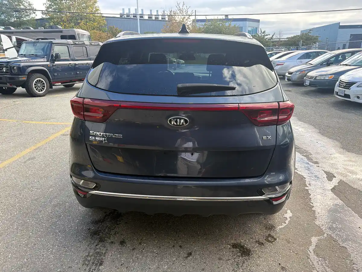 2020 Kia Sportage EX - Image 5