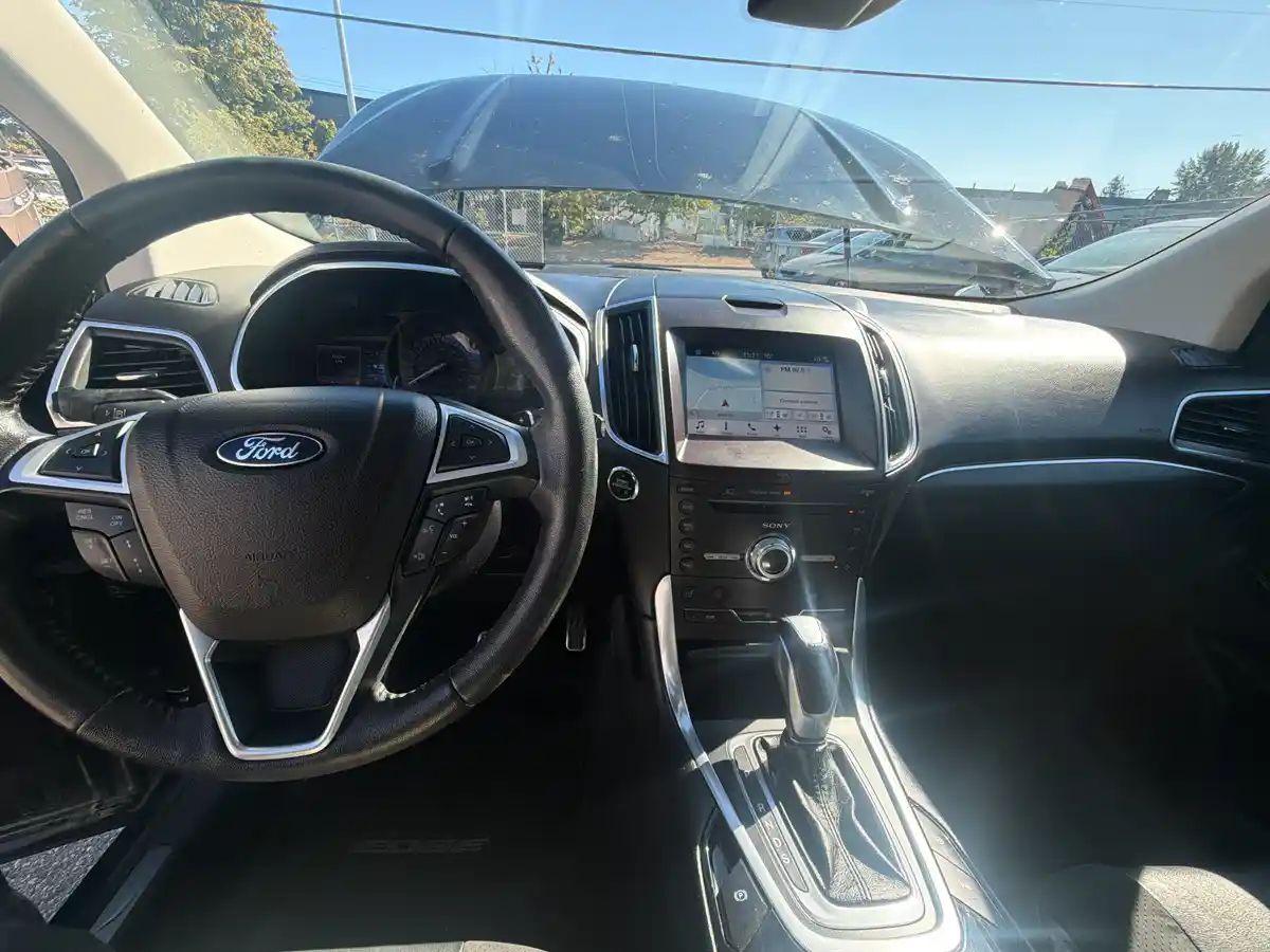 2017 Ford Edge Sport EcoBoost AWD - Image 11