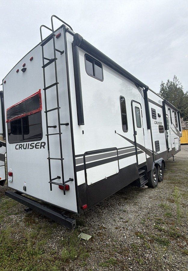 2021 CrossRoads Cruiser 3851BL - Image 3