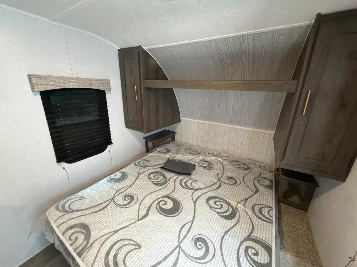 2022 Forest River Viking 17FQ - Image 12