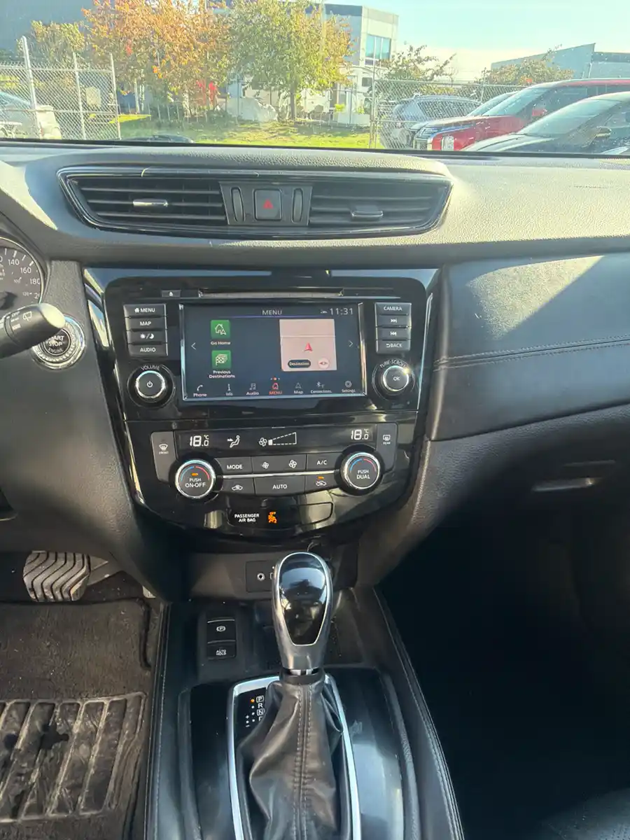 2019 Nissan Rogue SL AWD - Image 11